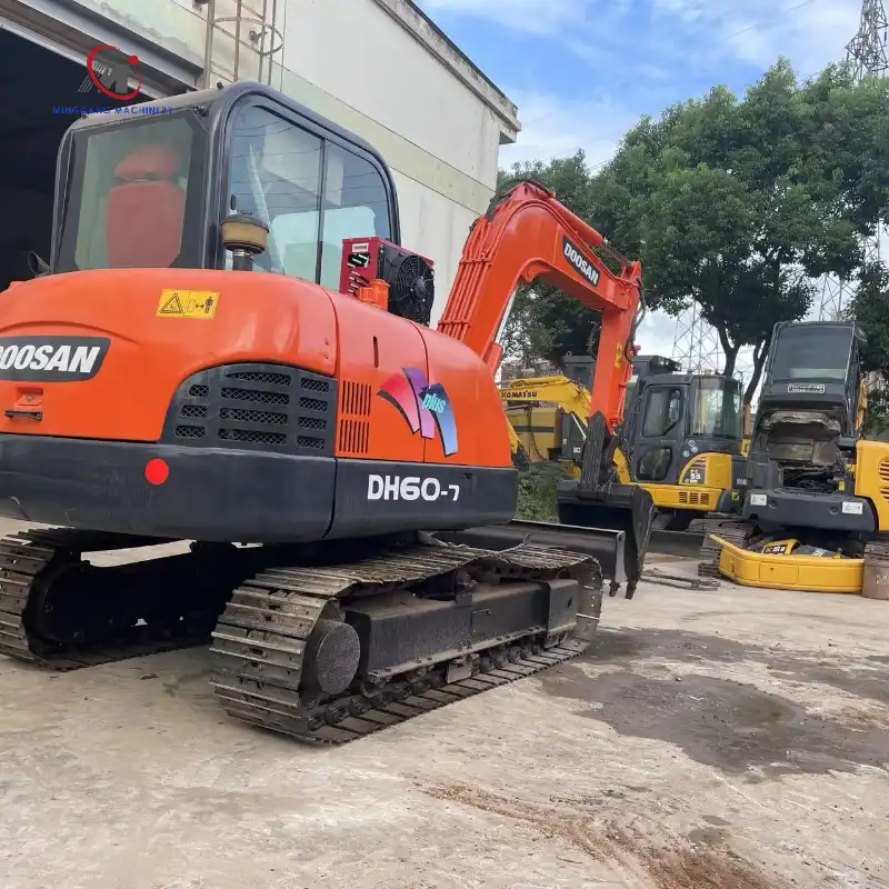 Used DH60-7 miniexcavator 6ton Doosan excavator For sale