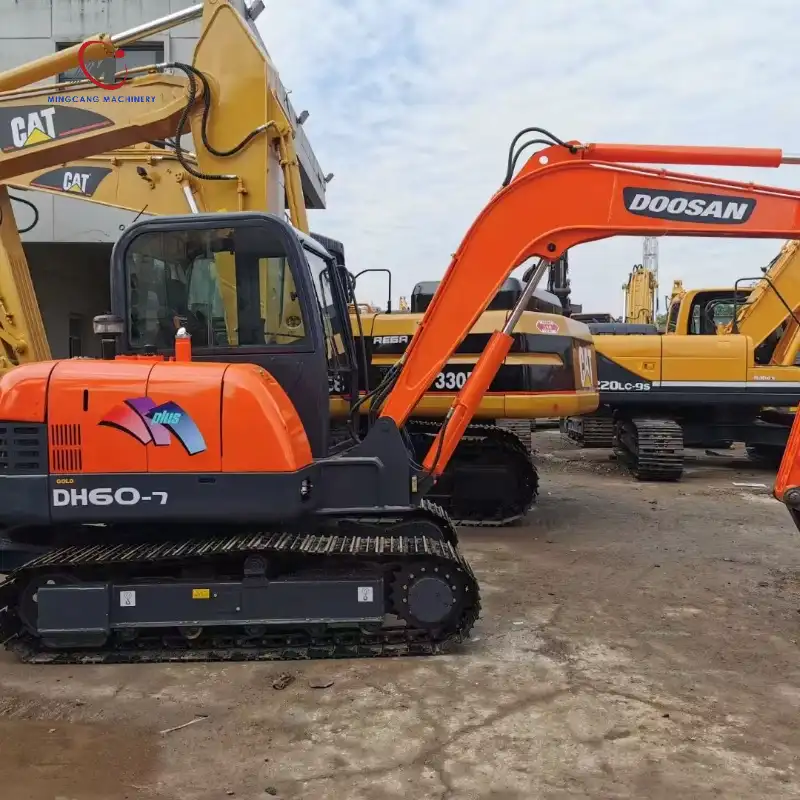 Used DH60-7 miniexcavator 6ton Doosan excavator For sale