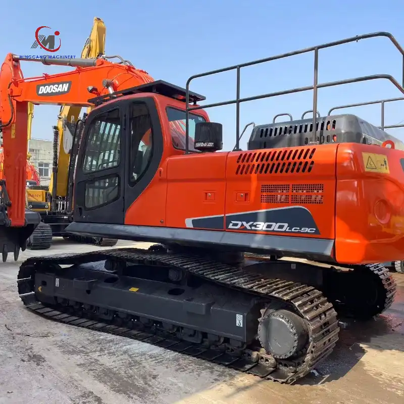 Used Doosan DX300 excavator 30ton excavator Korea brand Excavator For sale
