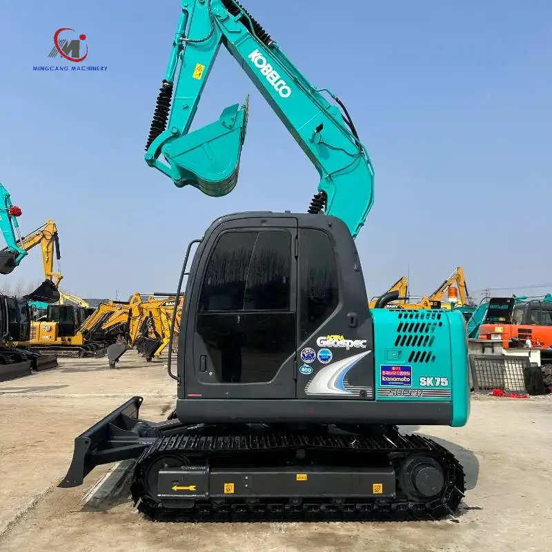 Used Kobelco sk75 Mini excavator 7ton Japan Excavator For Sale