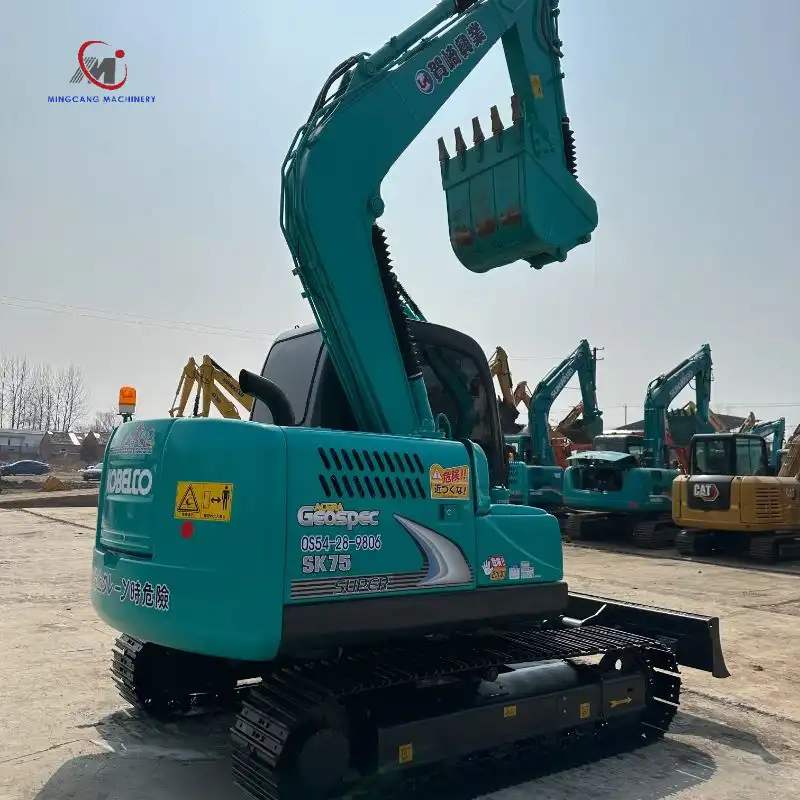 Used Kobelco sk75 Mini excavator 7ton Japan Excavator For Sale