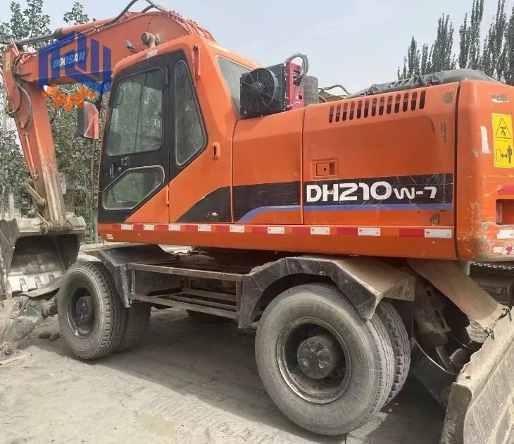 Excavadora de ruedas Doosan 210 usada, pintura original