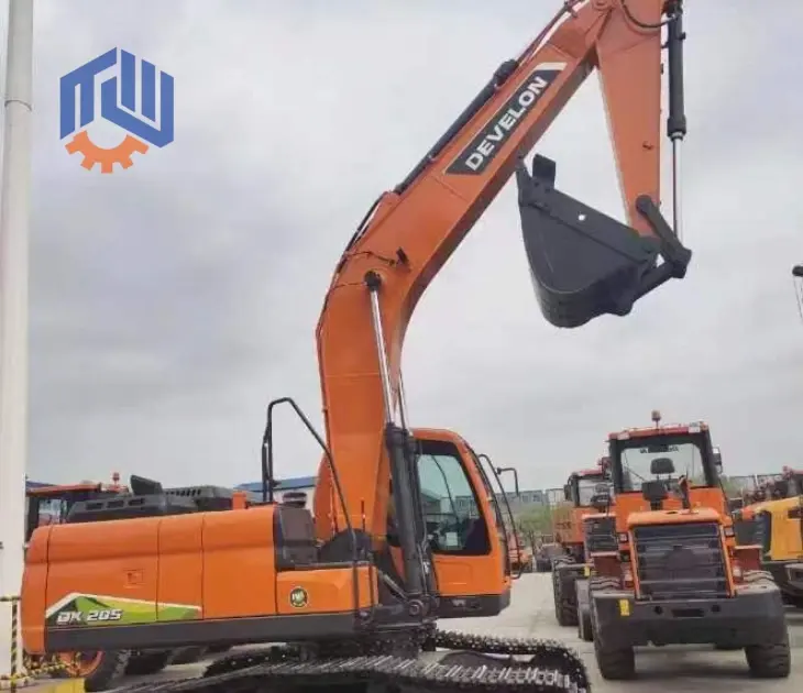 Venta caliente nueva excavadora de cadenas Doosan 305 suministro global