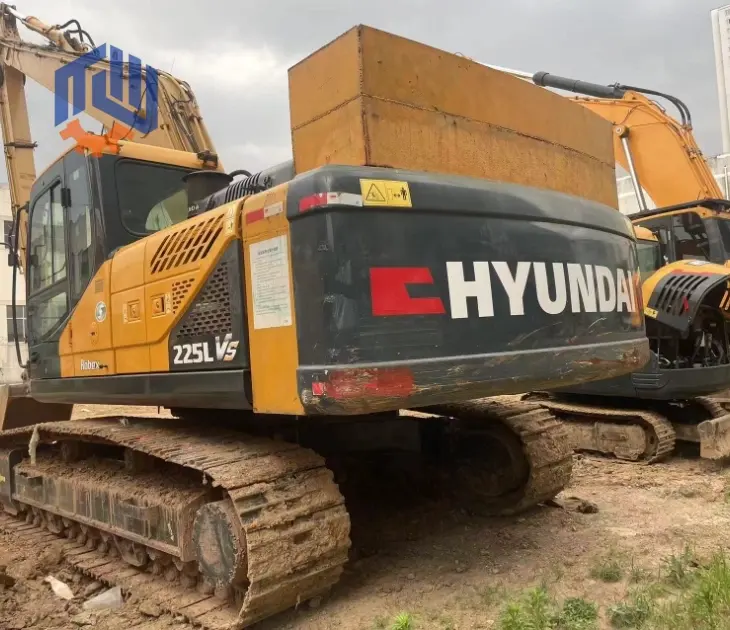 Second-Hand Hyundai 225 Tracked Excavator Machinery Suppliers