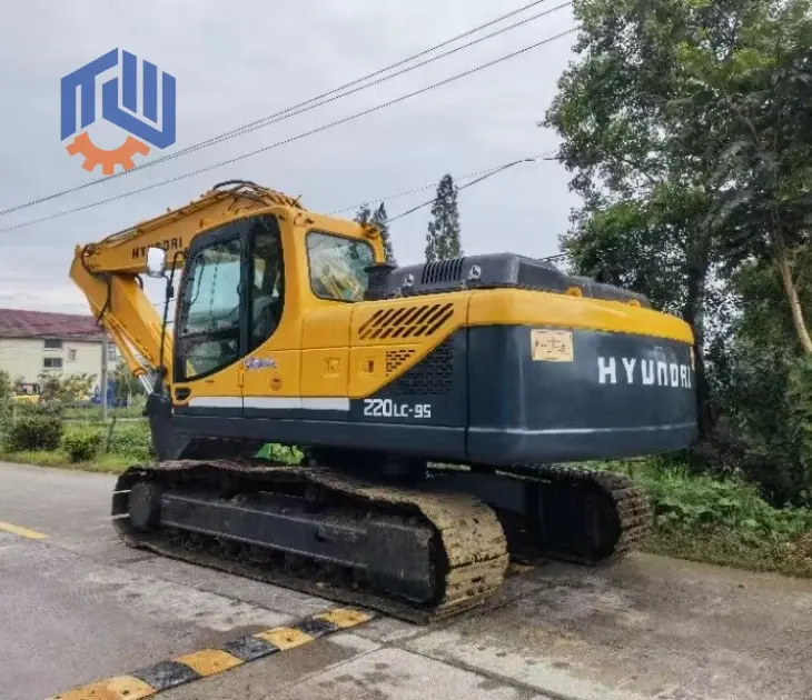 Well-Maintained Used Hyundai 220 Construction Excavator