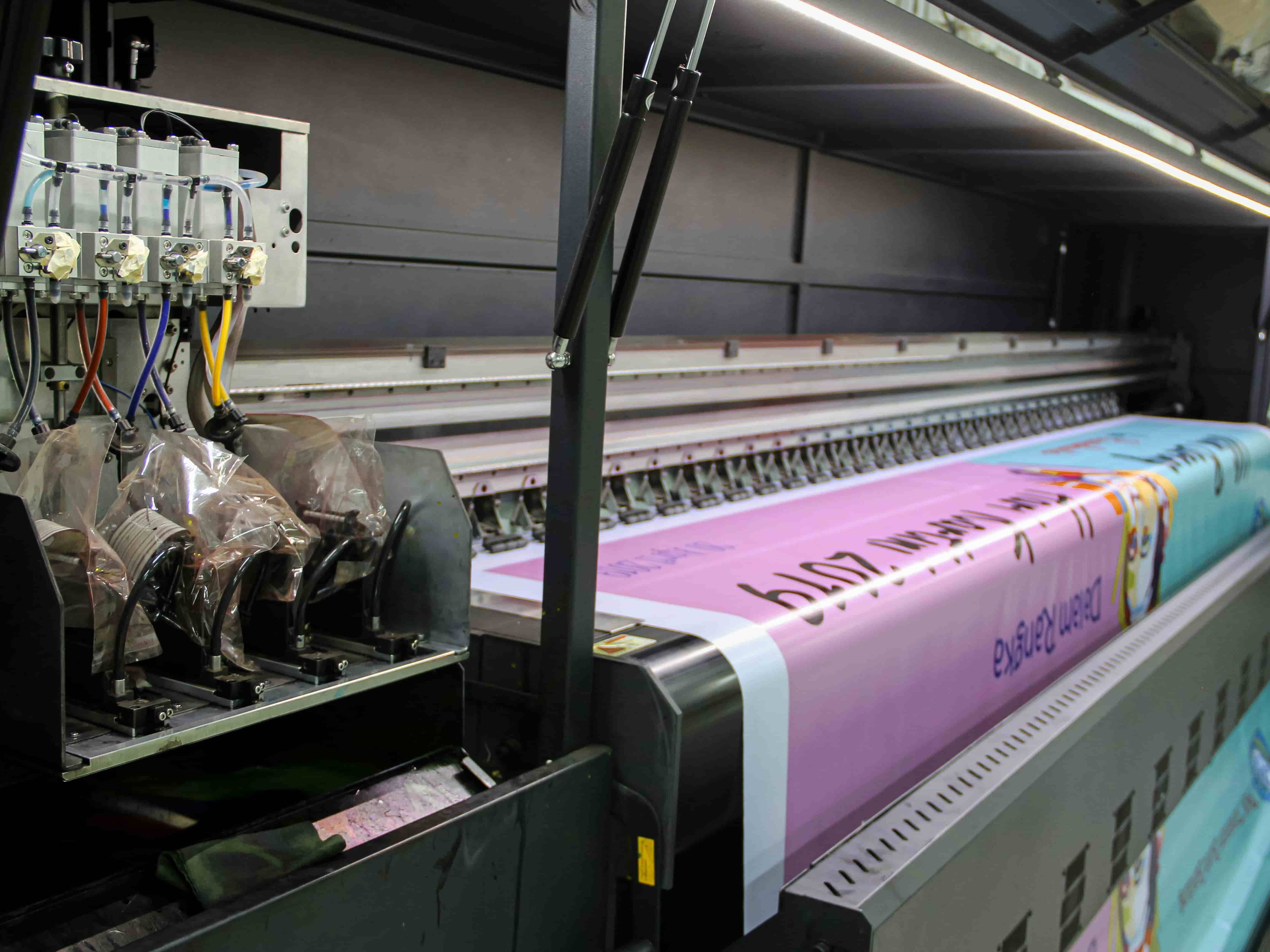 Printing UV varnishes
