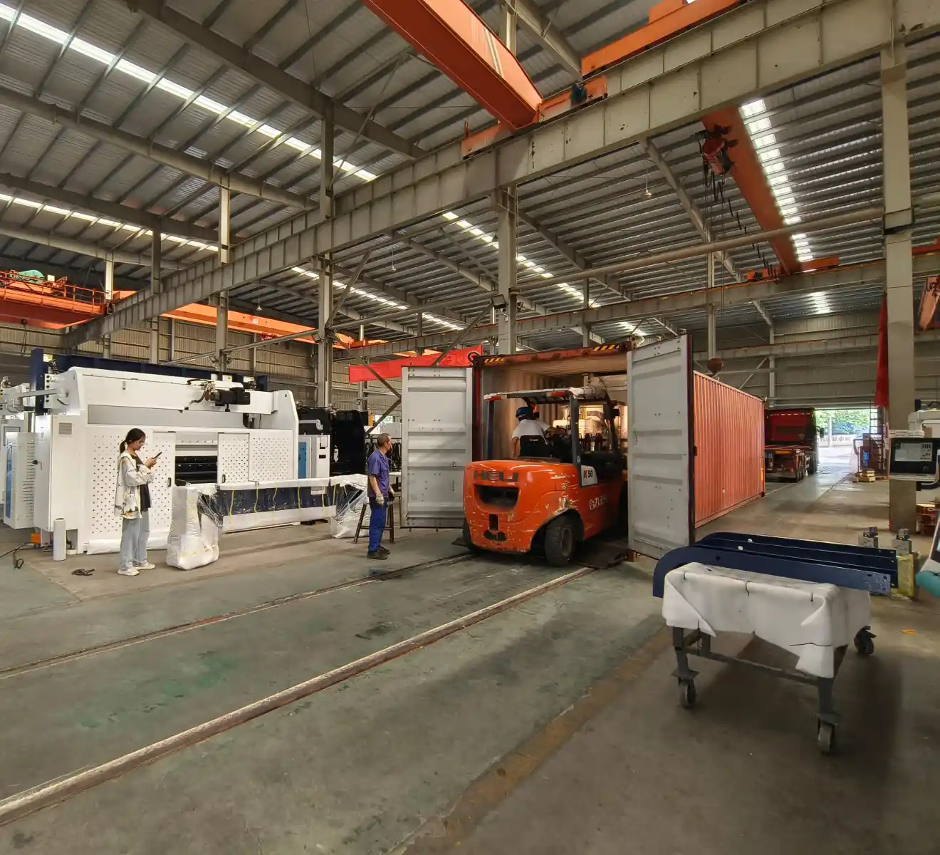 International equipment delivery and packing inspection
