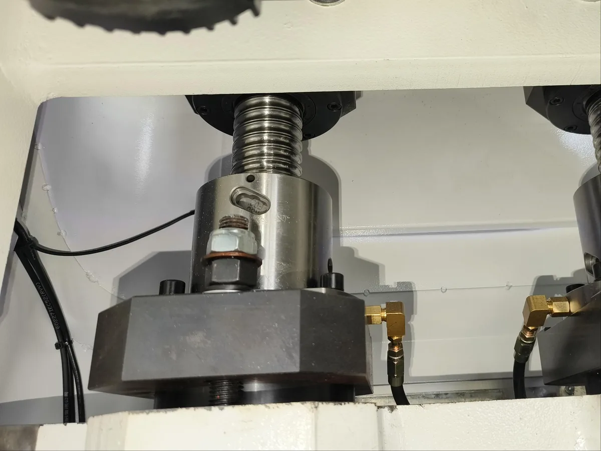 Electric press brake machine ball screw drive