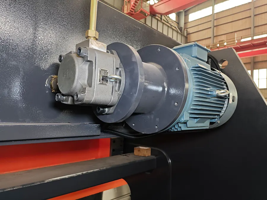 Large tonnage press brake machine main motor