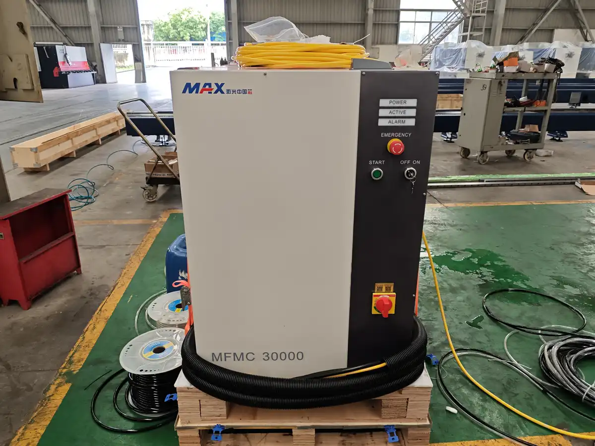 Ground rail laser cutting machine laser source