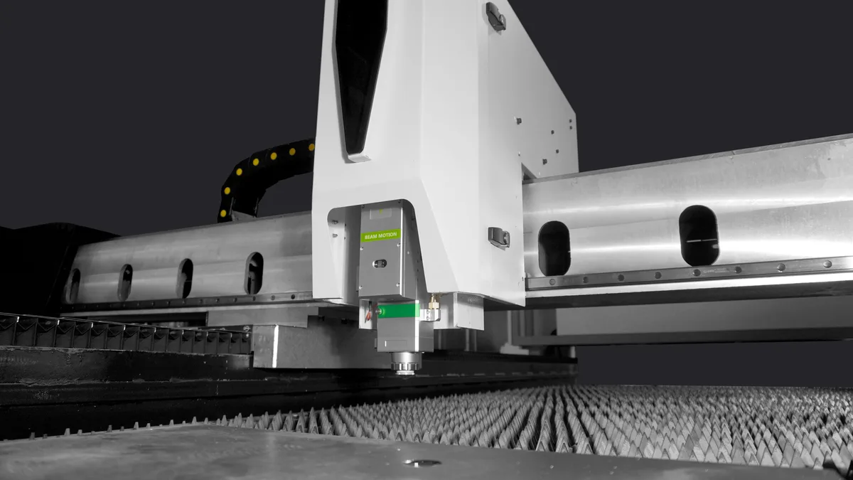 Single table laser cutting machine cutting head