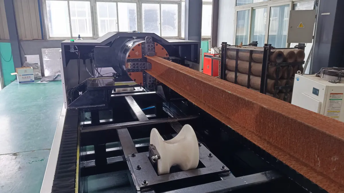 Tube laser cutting machine front and rear auxiliary support