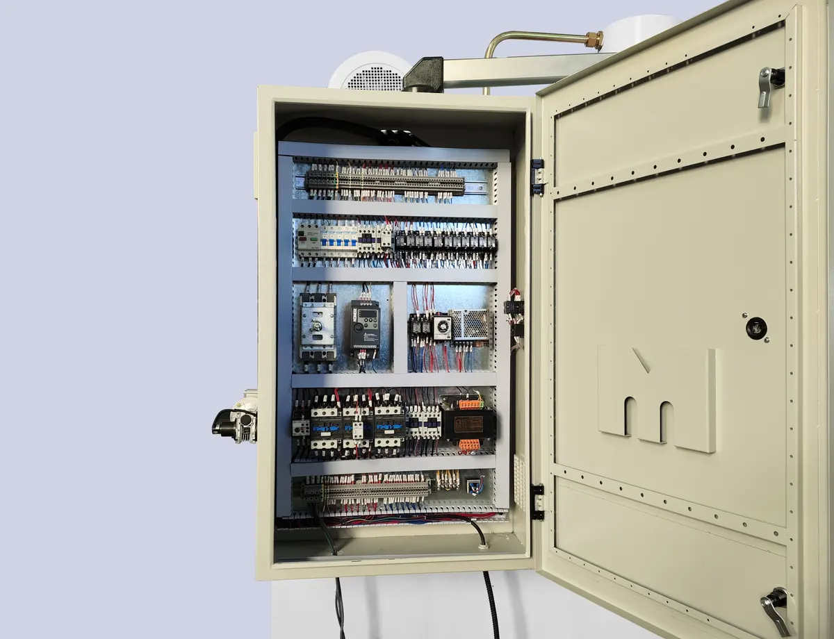 Guillotine type shearing machine electrical components