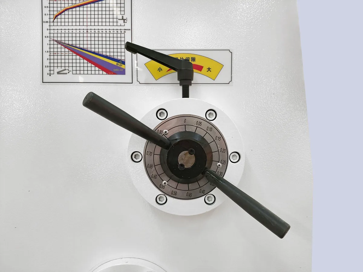 Swing beam shearing machine blade clearance adjustment