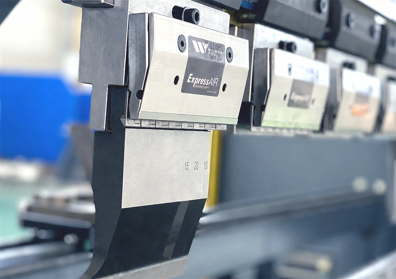 Система зажима пневматического листогибочного пресса Wilson Tool Express