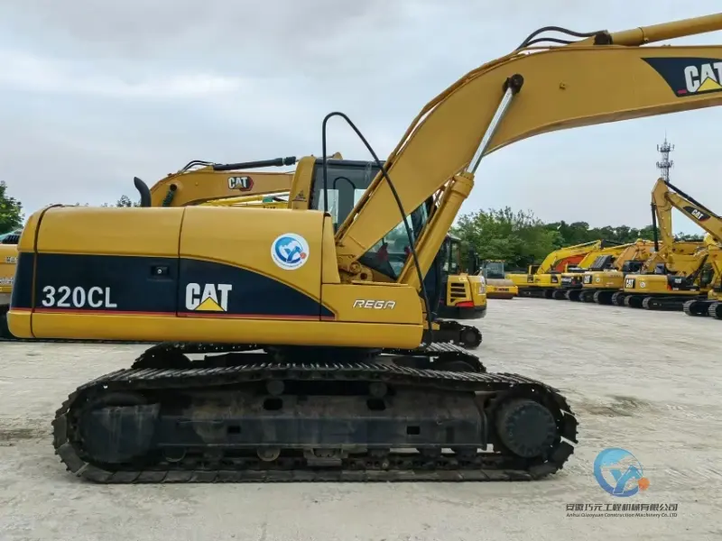 Used Excavator Caterpillar 320CL (1)