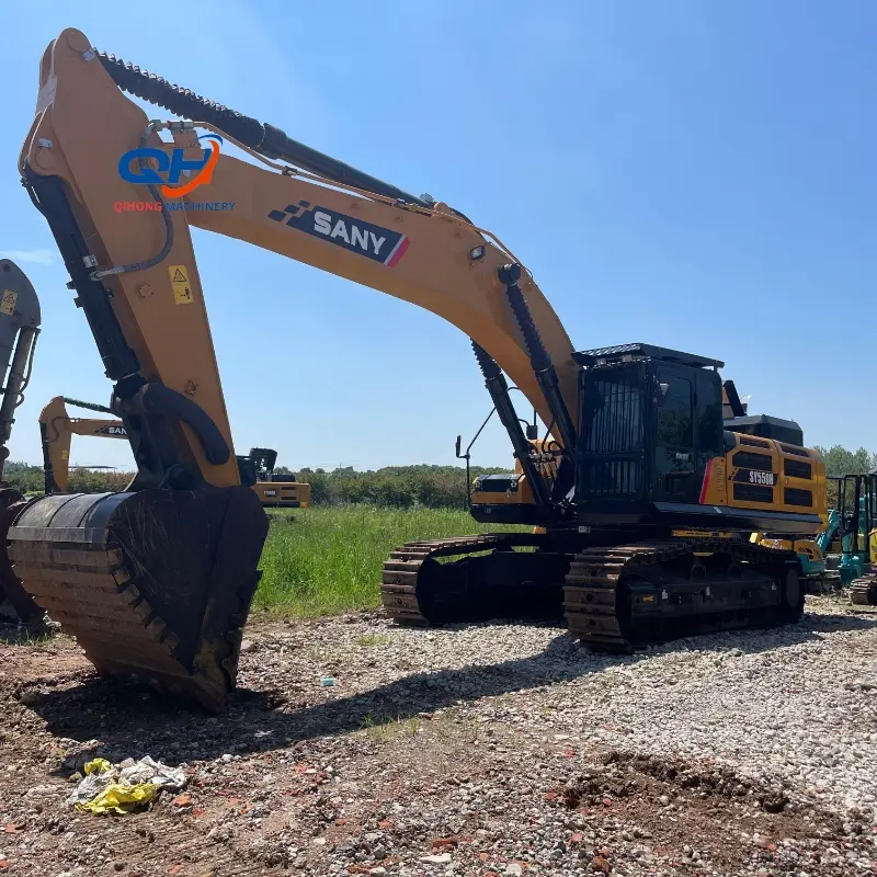 Used heavy-duty lifting excavators