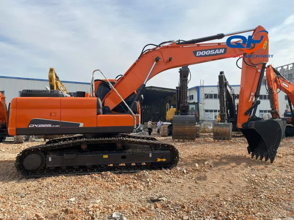 doosan DX225 hydraulic crawler excavator low price for sale