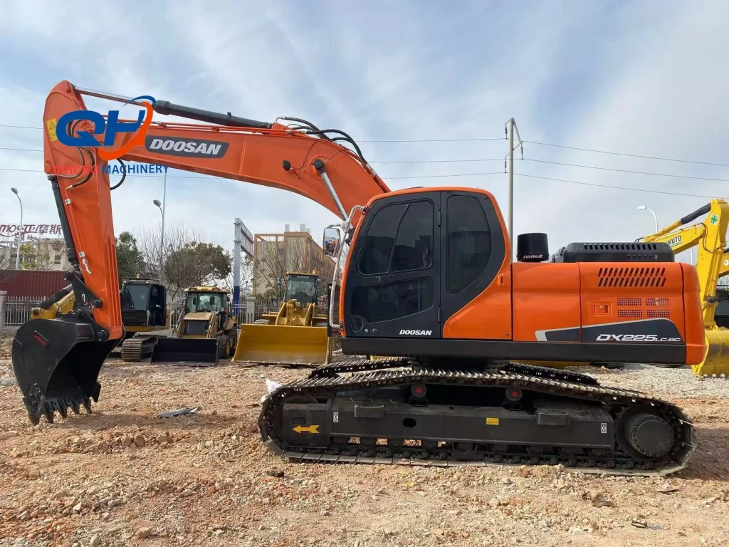 Second hand doosan DX225 hydraulic crawler excavator