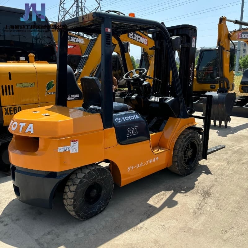 Budget-friendly Ready-to-work Used Toyota 8FD30 Internal Combustion Forklift Equipment Competitive Price