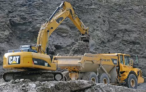 Don’t Miss Out! How Used Hitachi Excavators Can Help Large Construction Projects！