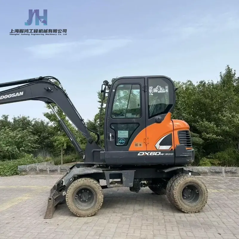 Low Price Second Hand DOOSAN DX60W Wheeled Excavator Cost-efficient Digging Solution Supplier