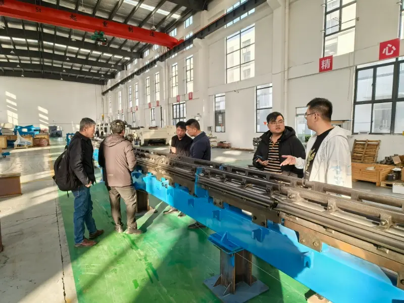 High-speed rebar rolling guides