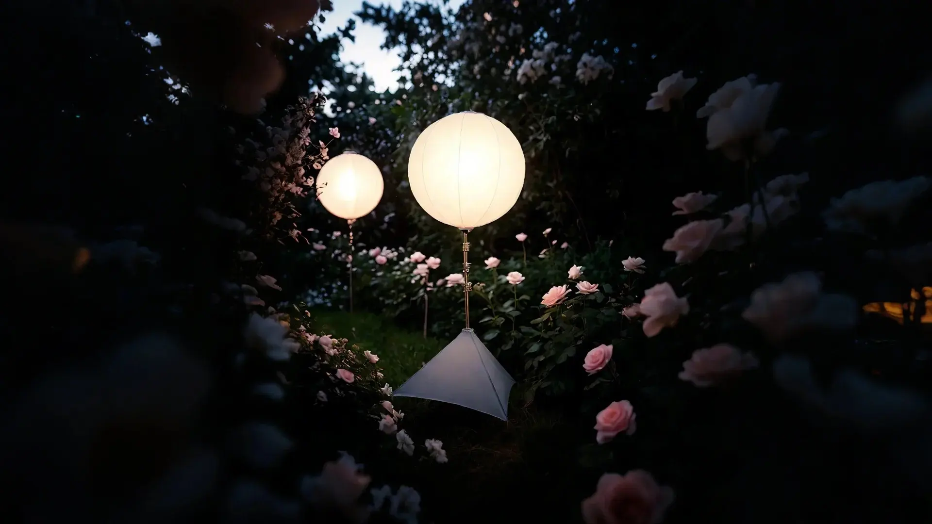Iluminación con globos para decoración de bodas