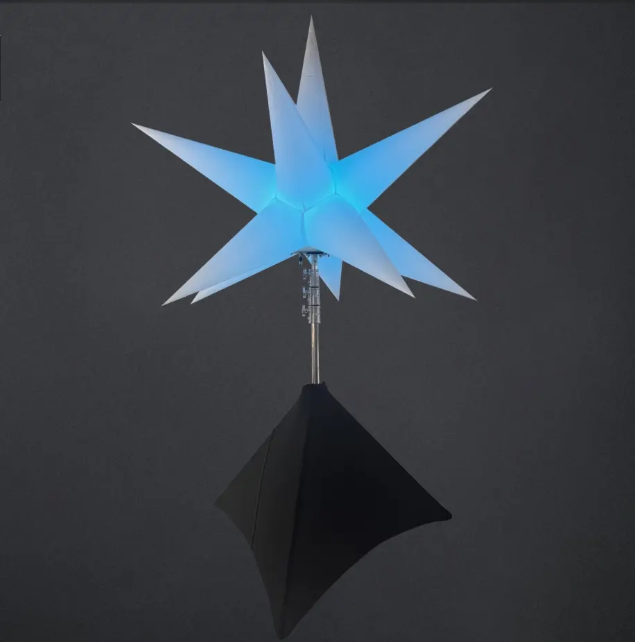 balões de iluminação de estrelas pendurados decoram
