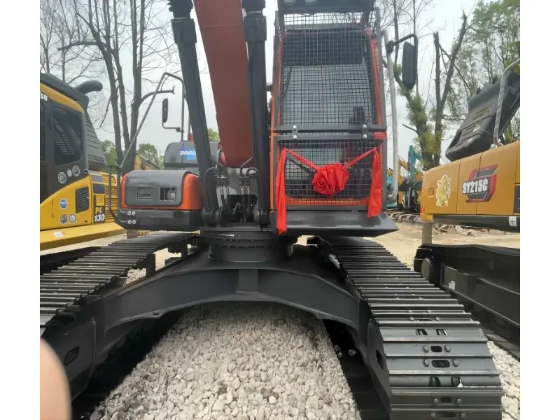 Doosan DX225 Excavator