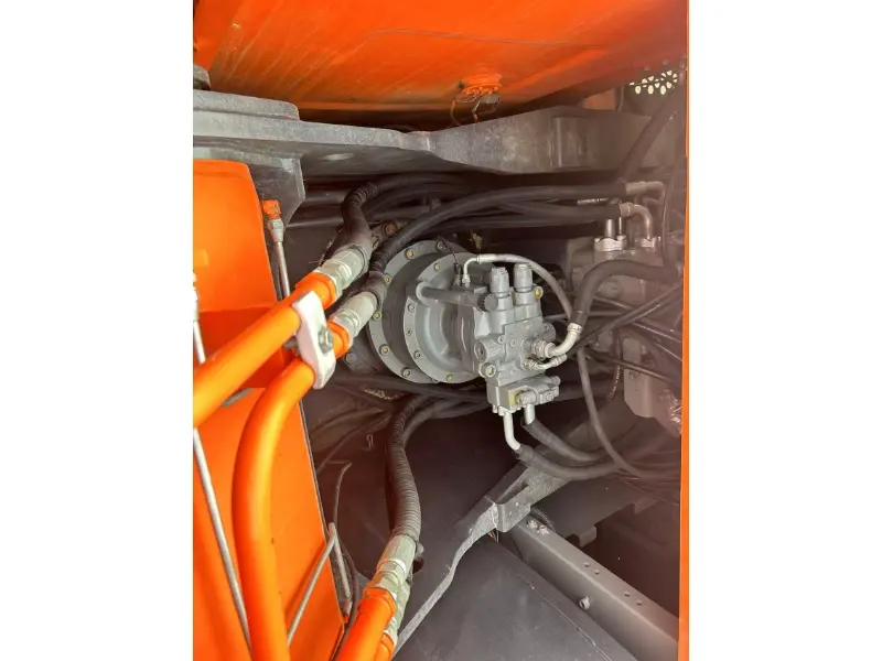 Used Hitachi ZX210 Excavator