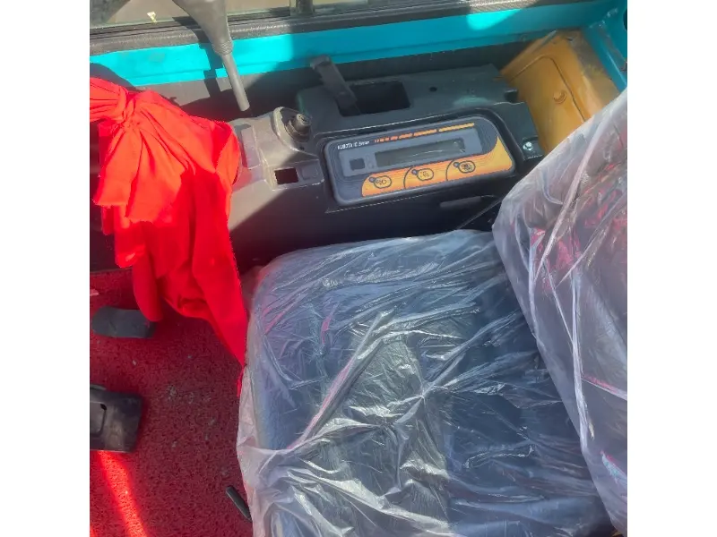 Miniescavadeira Kubota U30
