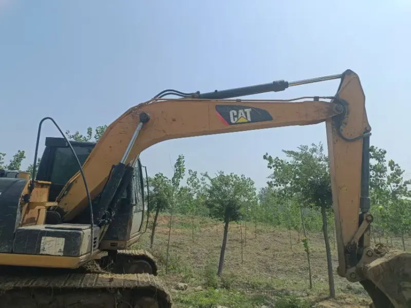 حفارة CAT 313D2GC