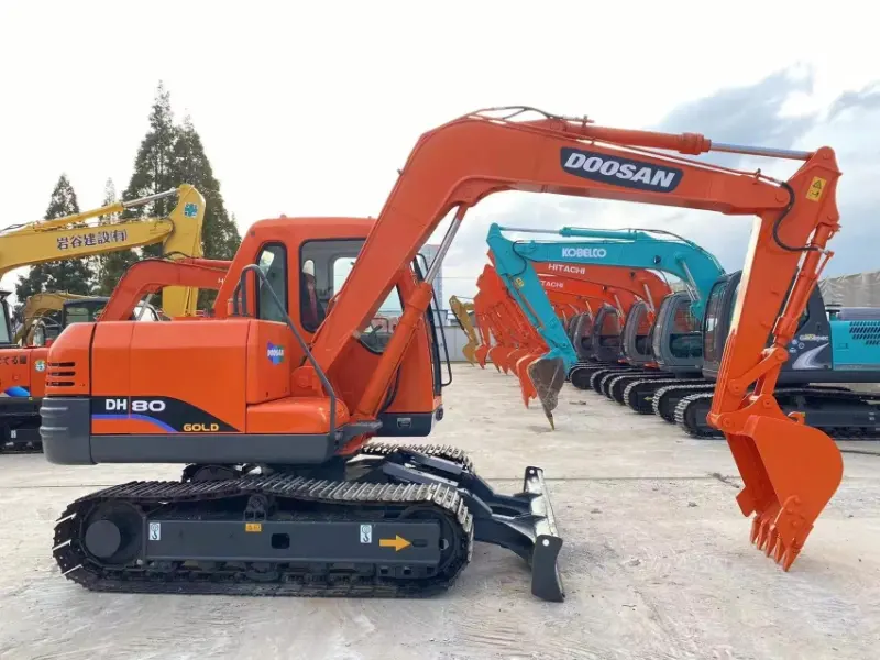 Doosan DH80 Excavator
