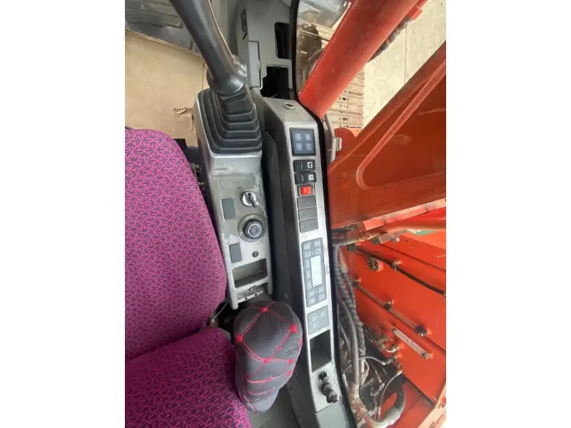 Escavadeira Doosan DX75 usada
