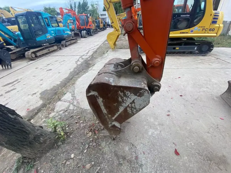 Escavadeira Doosan DX75 usada