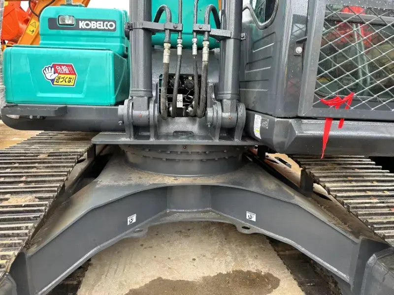 Kobelco SK200D-8 Excavator