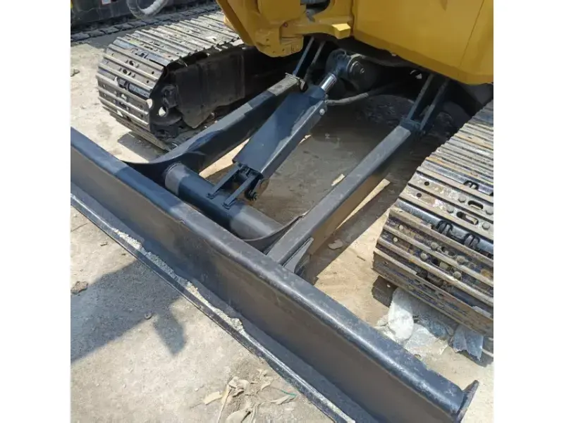 Miniescavadeira Caterpillar 340C