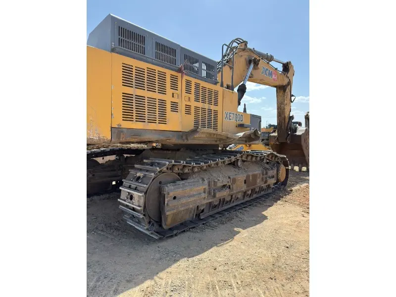 Excavadora XCMG XE700D