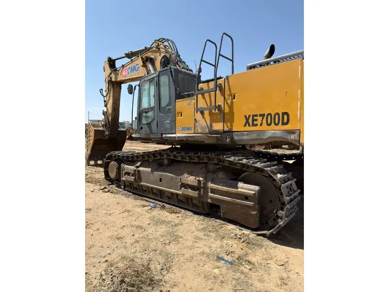 Excavadora XCMG XE700D