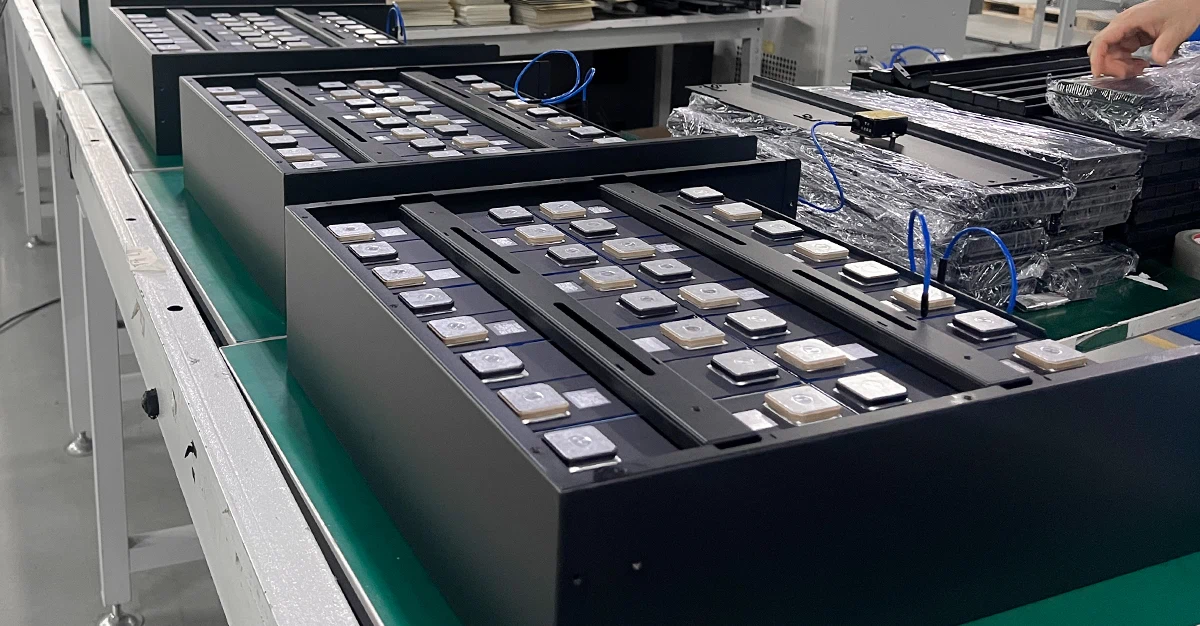 Lithium battery case installation, mounting metal enclosure onto battery module for protection