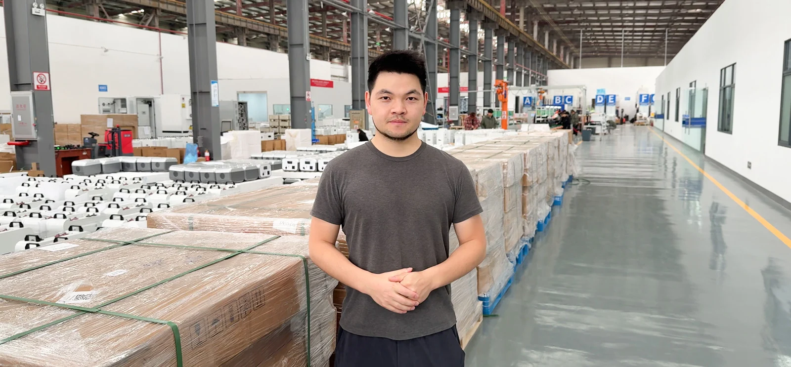 Solvic Power full-chain energy supplier video cover – solar PV modules and inverters, wind turbines, diesel generators, LiFePO4 batteries and BMS, electrical components, and technical support – from generation to storage and intelligent control – Victory in Solar