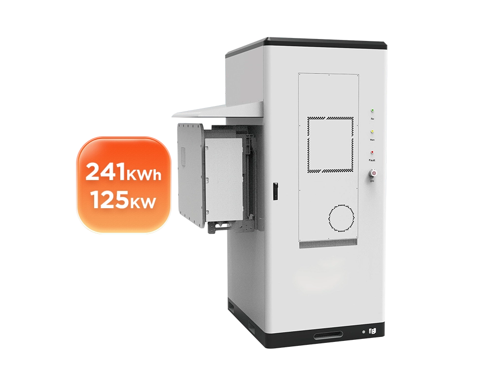 Solvic 241KWH 125KW outdoor battery cabinet front and side view – air cooling ventilation louvers on side panel, heavy-duty front access doors with security locks, LED indicators and emergency stop, 125KW high-power LFP storage for utility-scale commercial and grid storage applications
