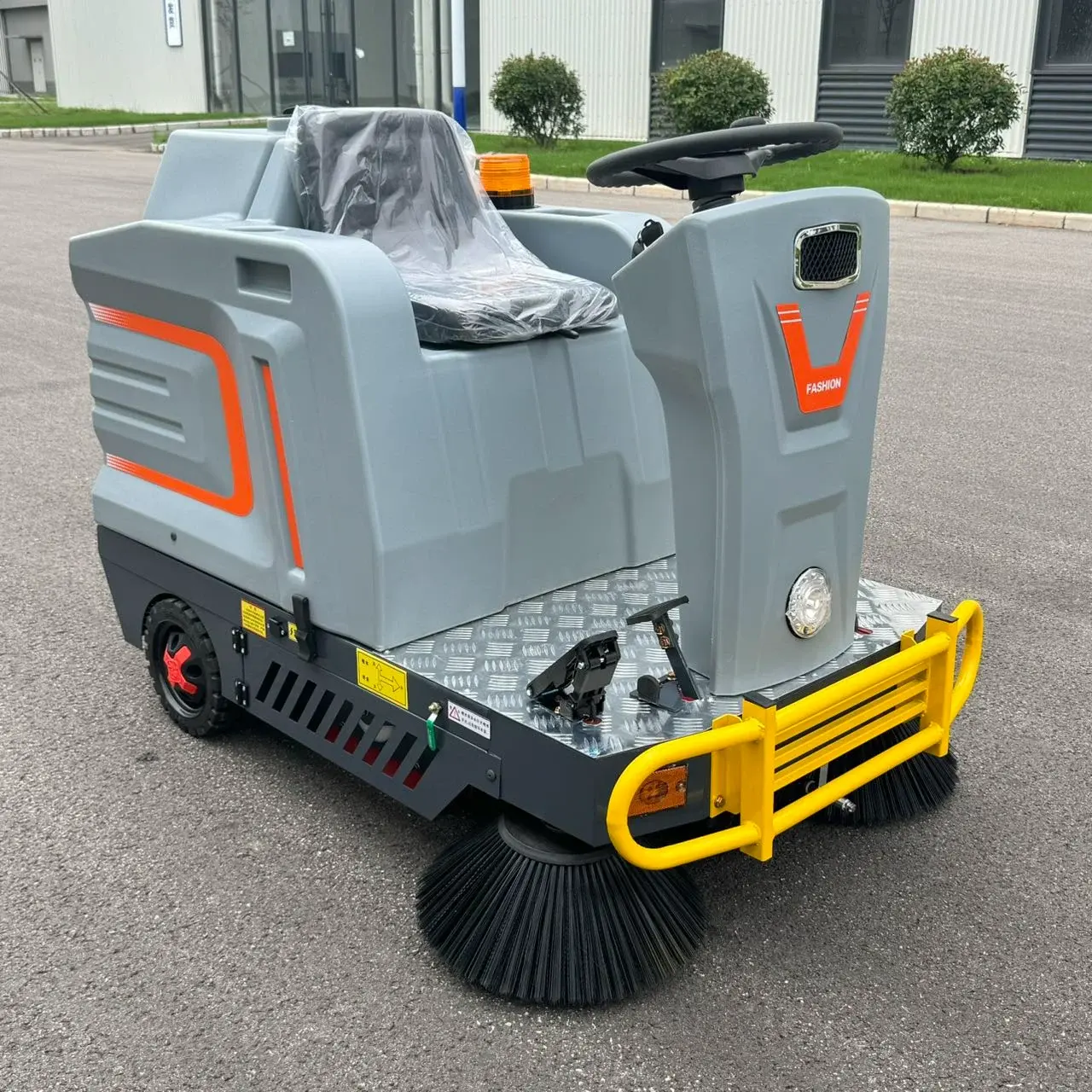 ST-1200-Industrial-Ride-on-Floor-Sweeper-Machine-front