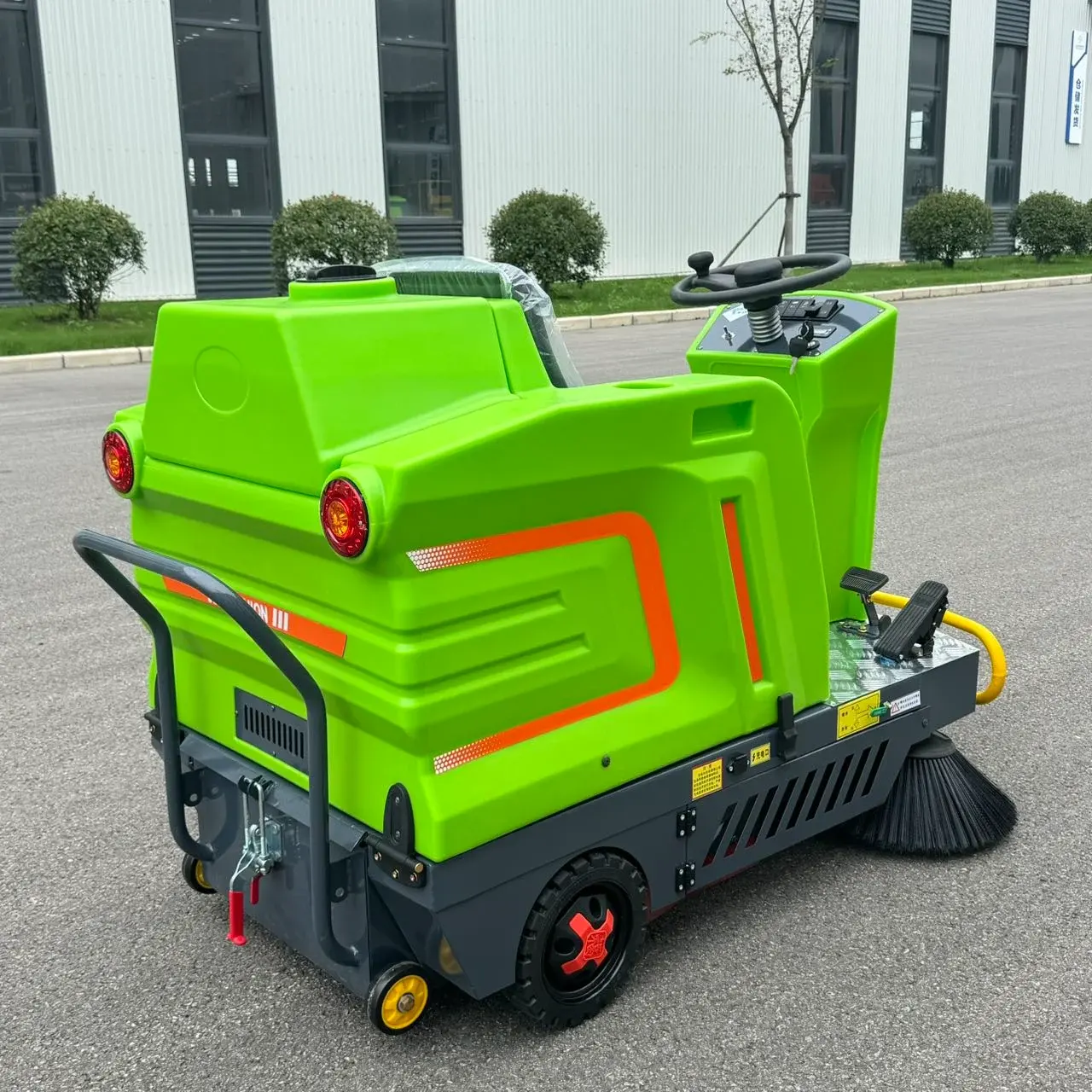 ST-1200-Industrial-Ride-on-Floor-Sweeper-Machine-green-back