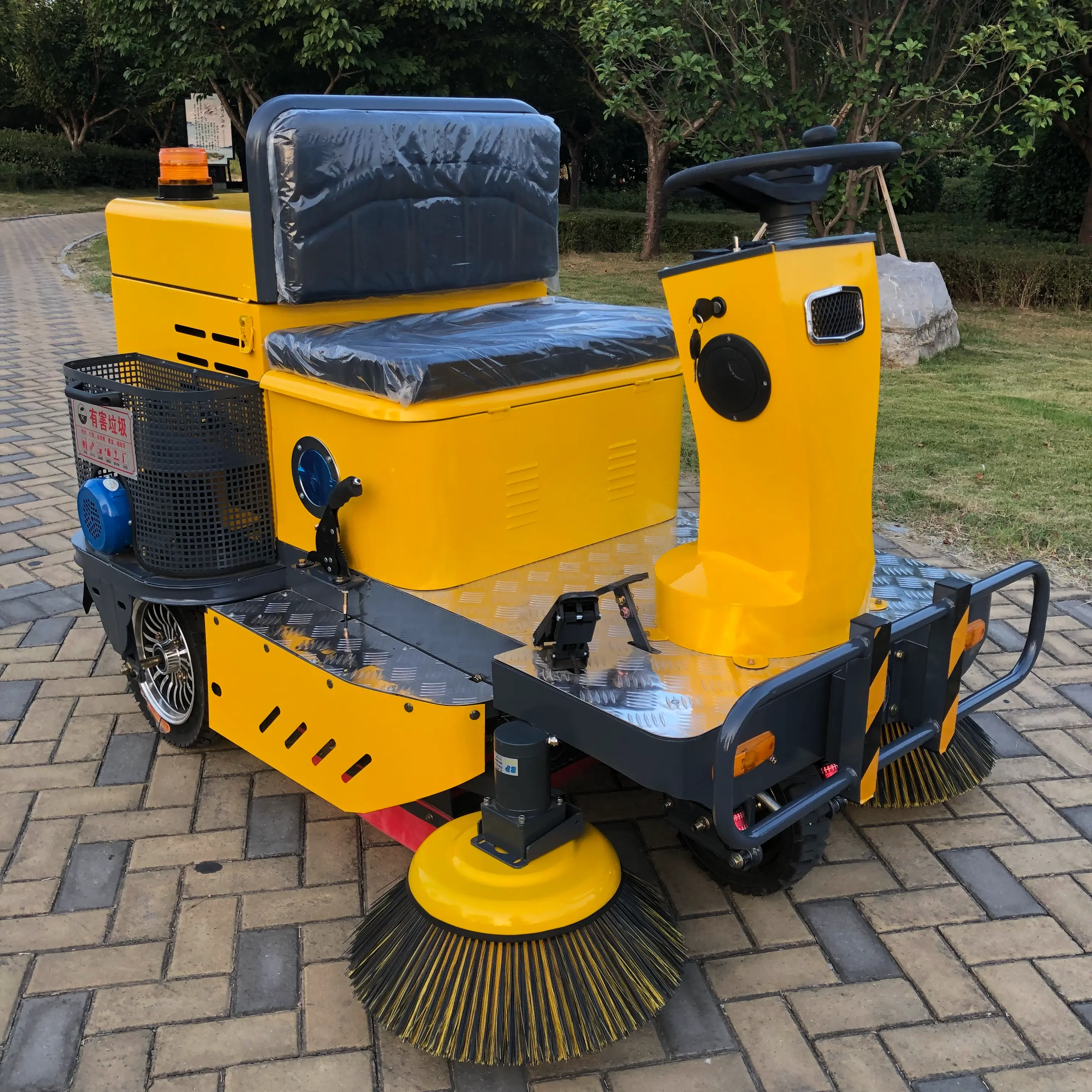 Small Road Sweeper for Sale-Yellow