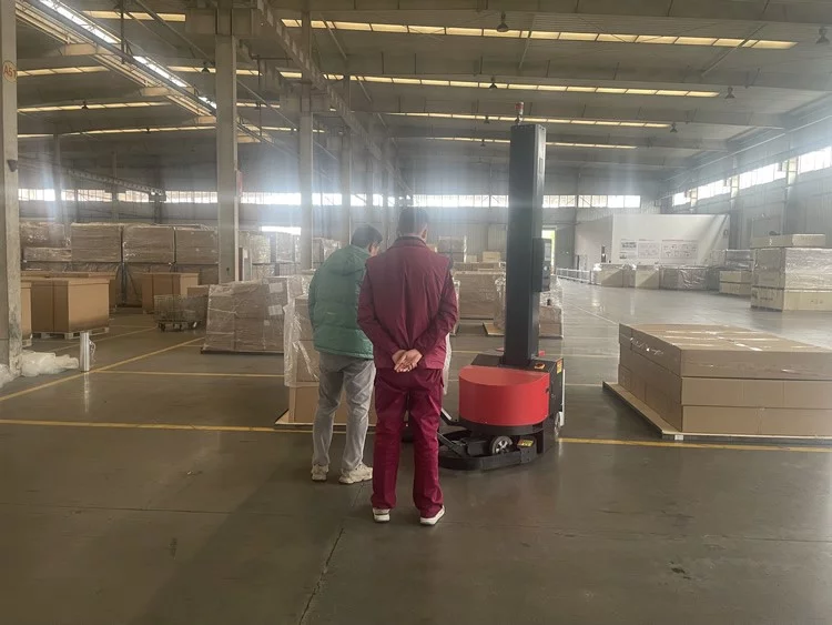 TANNENG self-propelled stretch wrapping machine helps JAC Motors upgrade its logistics.