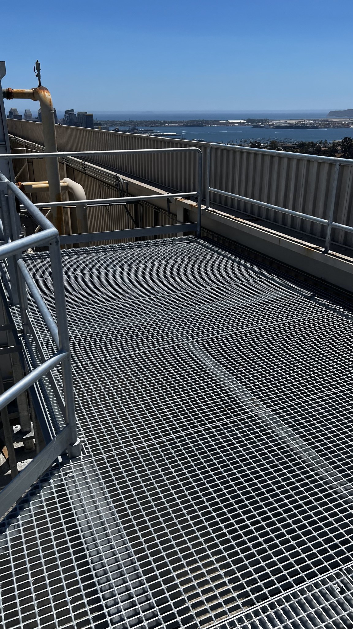 Apartment Roof Grating Application