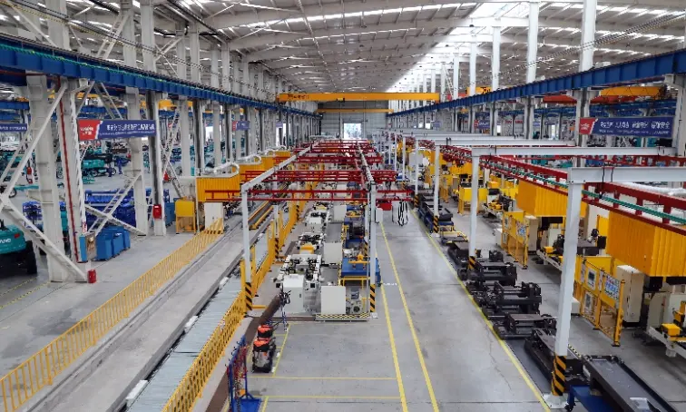 Automated welding production line for the fork and frame of the scissor-type aerial work platform