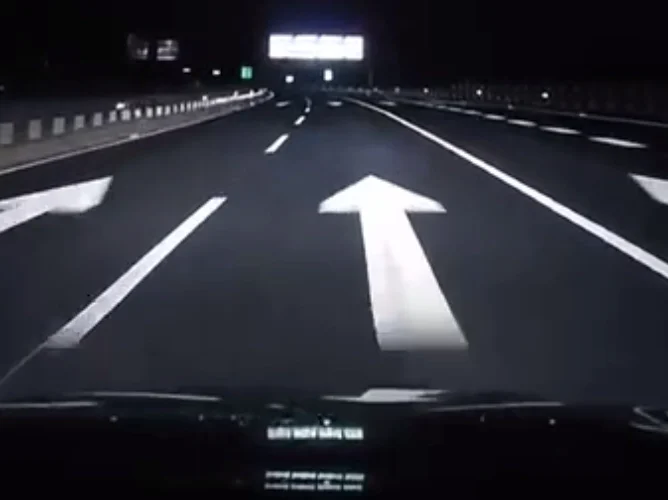 Tory RI 1.7 Glass Beads real effect on night express way